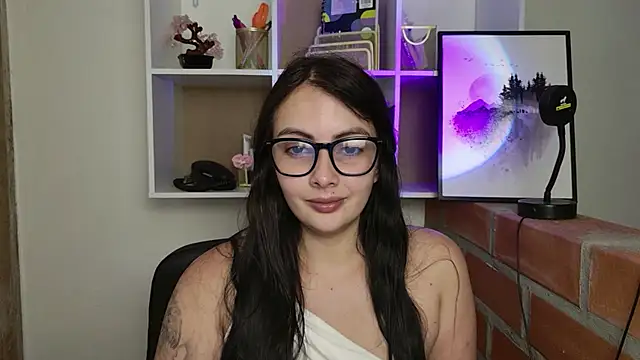 Snapshot of lalawhitte chatting on May 2026 11:58:02 PM lalawhitte online show from May 2026 11:58:02 PM
