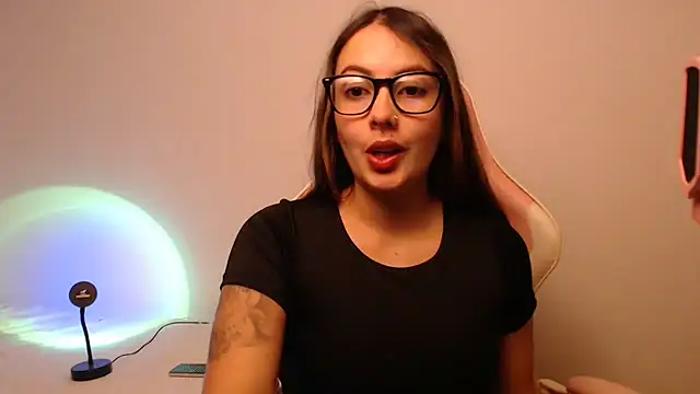 lalawhitte online show from September 2025 08:35:02 PM
