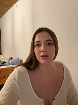 Kamilla Loop online show from January 2025 09:08:02 PM