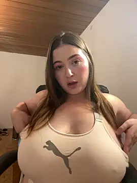 Kamilla Loop online show from September 2025 09:09:01 PM