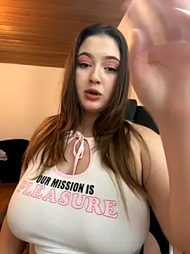 Kamilla Loop online show from November 2025 10:43:02 PM