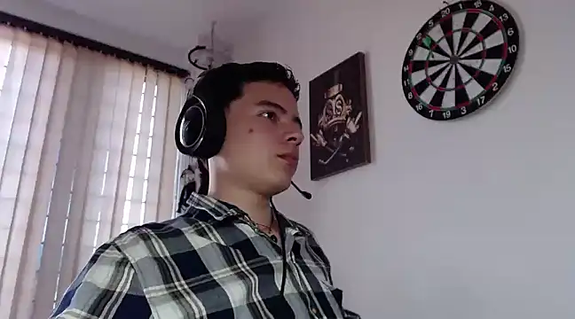 Snapshot of Soy_leonel chatting on March 2025 04:13:01 PM Soy leonel online show from March 2025 04:13:01 PM