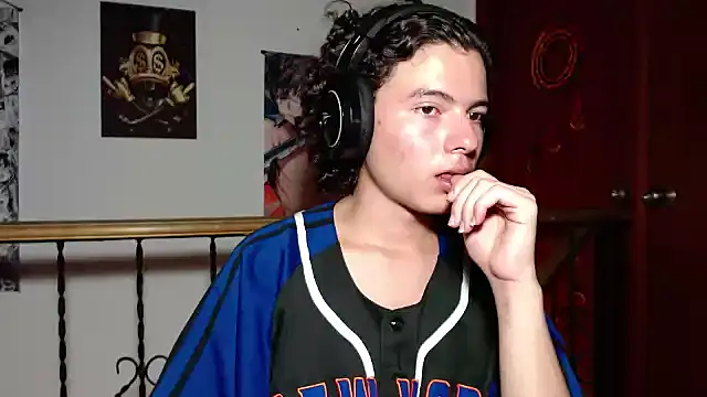 Snapshot of Soy_leonel chatting on January 2025 07:49:02 PM Soy leonel online show from January 2025 07:49:02 PM