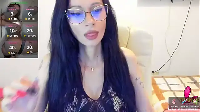 kissnicol32 online show from May 2026 04:21:02 PM