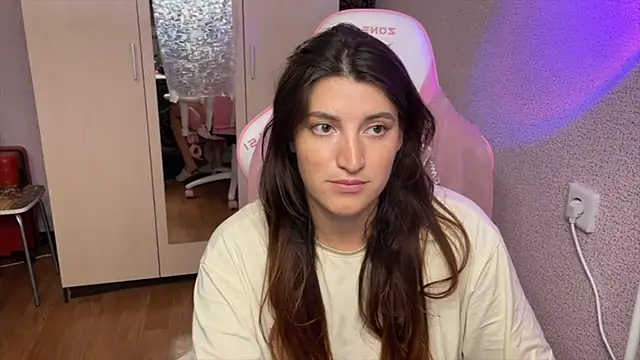 Katrin  kiss online show from July 2026 09:01:01 PM