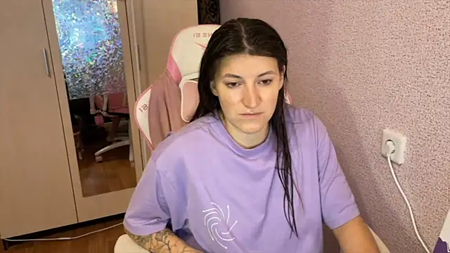 Katrin  kiss online show from April 2026 01:23:01 PM