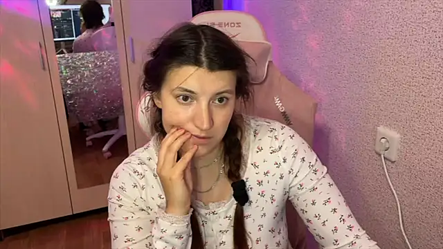 Katrin  kiss online show from February 2026 06:36:02 PM