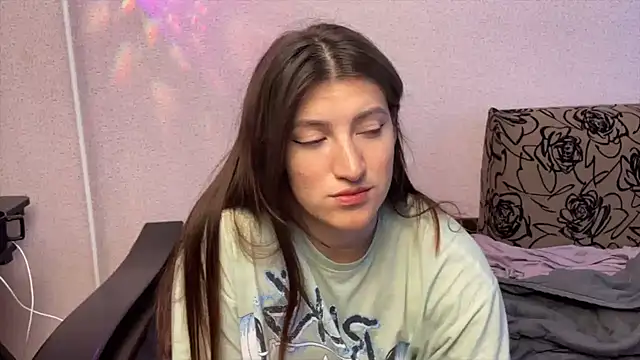 Katrin  kiss online show from June 2026 12:05:01 PM