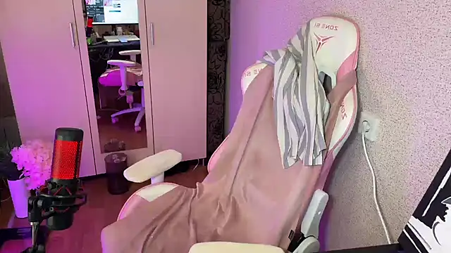 Katrin  kiss online show from November 2025 05:16:02 PM