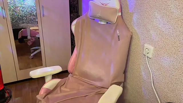 Katrin  kiss online show from February 2026 05:33:01 PM