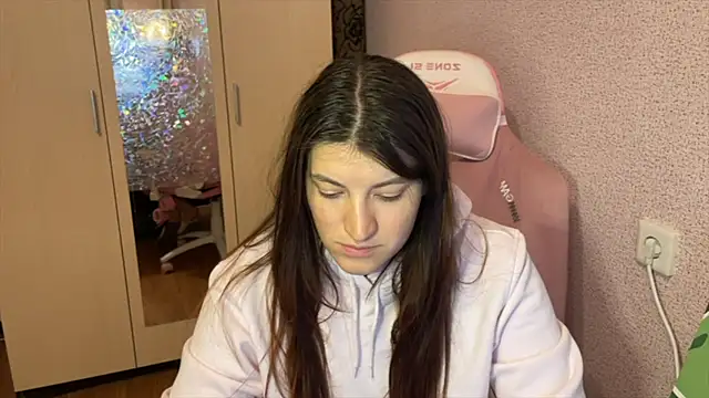 Katrin  kiss online show from February 2026 04:48:02 PM