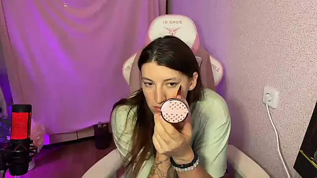 Katrin  kiss online show from November 2025 07:39:01 PM