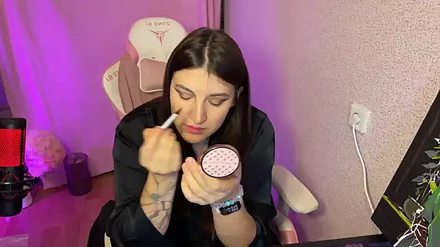 Katrin  kiss online show from November 2025 05:28:02 PM