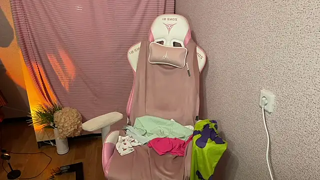 Katrin  kiss online show from December 2025 07:02:02 PM