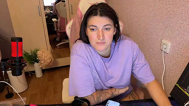 Katrin  kiss online show from November 2025 03:59:01 PM