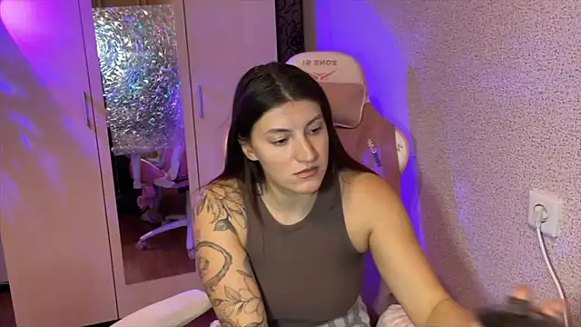 Katrin  kiss online show from February 2026 04:28:02 PM