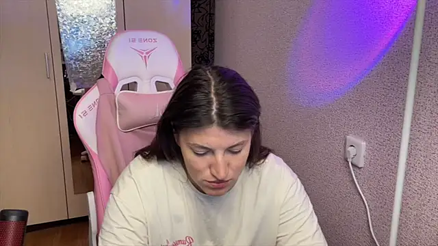 Katrin  kiss online show from July 2026 05:01:01 PM