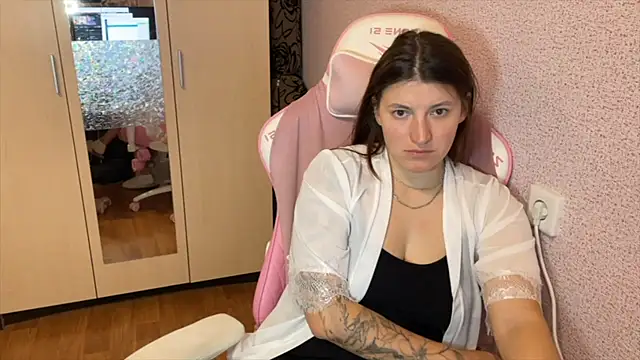 Katrin  kiss online show from March 2026 05:24:01 PM