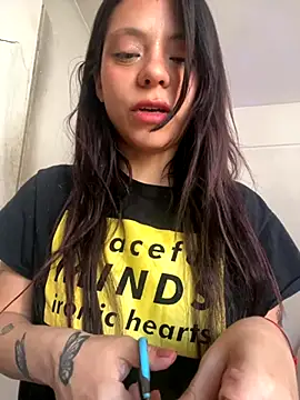 Snapshot of melisabunnny chatting on September 2025 11:49:02 AM melisabunnny online show from September 2025 11:49:02 AM