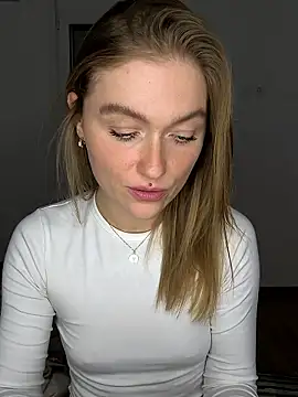 Goldloeckchen159 online show from March 2026 06:42:02 PM