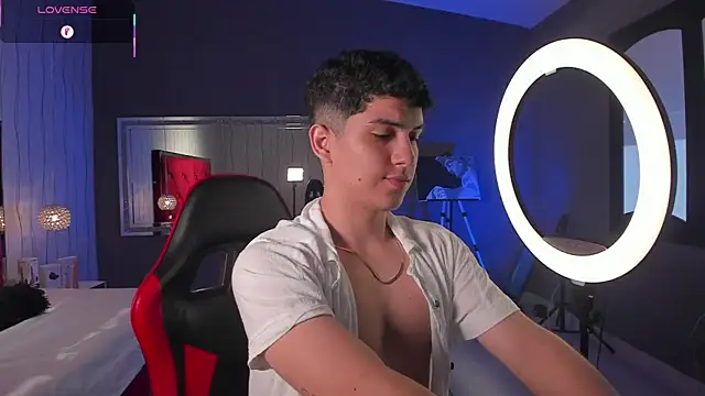 Snapshot of Brat_ chatting on February 2026 09:25:01 PM Brat online show from February 2026 09:25:01 PM