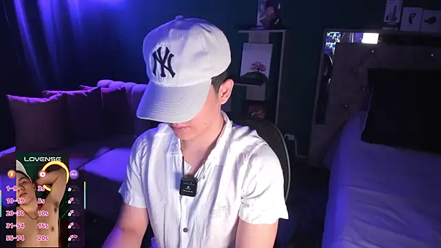 Brat  online show from September 2025 07:07:01 PM