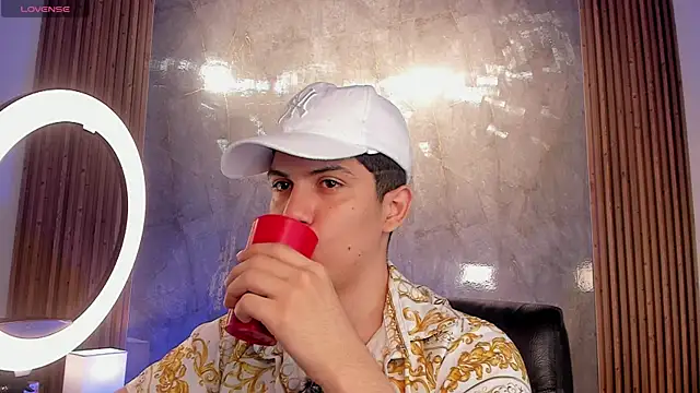 Brat  online show from November 2025 10:02:02 PM