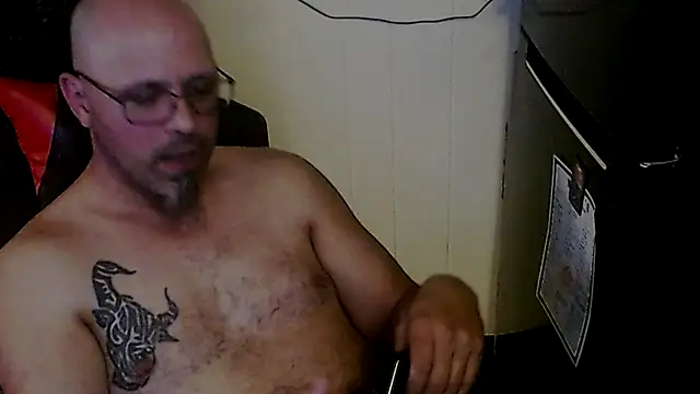 KrazyLegz online show from October 2025 02:03:02 AM