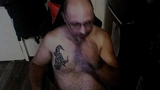 KrazyLegz online show from October 2025 11:35:01 PM