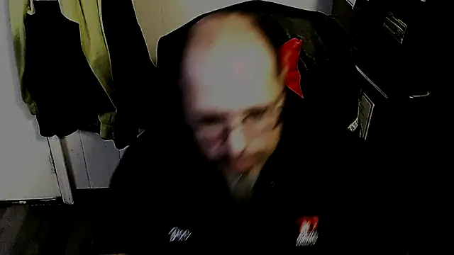 KrazyLegz online show from November 2025 10:54:01 PM