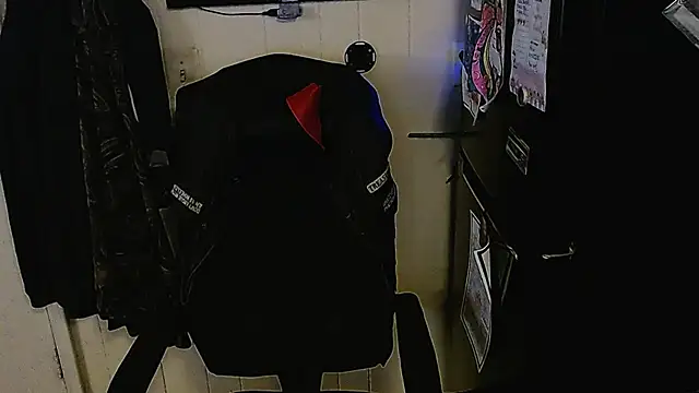 KrazyLegz online show from November 2025 11:41:01 PM