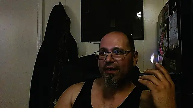 KrazyLegz online show from November 2025 03:44:01 AM