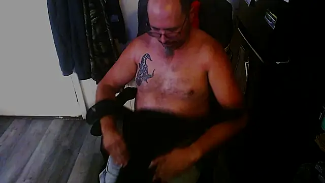 KrazyLegz online show from November 2025 06:23:01 PM