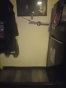 KrazyLegz online show from February 2026 04:26:02 AM