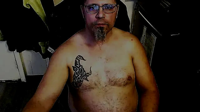 KrazyLegz online show from November 2025 11:37:01 PM