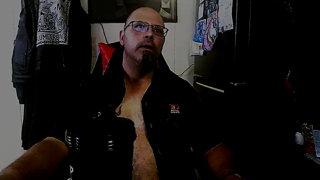 KrazyLegz online show from October 2025 07:59:02 PM