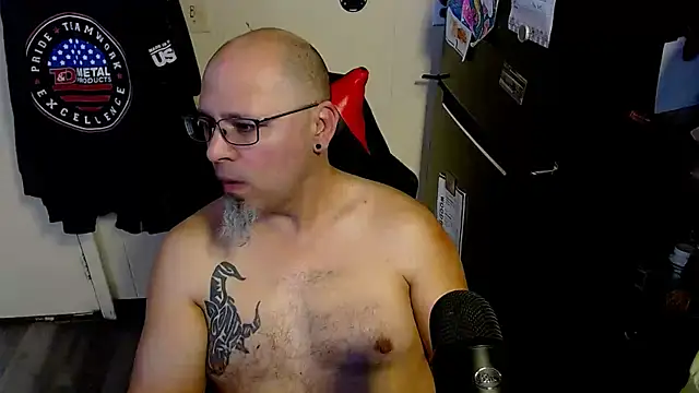 KrazyLegz online show from February 2026 04:51:01 PM