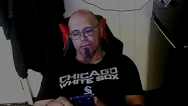 KrazyLegz online show from October 2025 03:46:02 PM