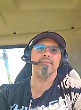 KrazyLegz online show from October 2025 07:48:02 PM