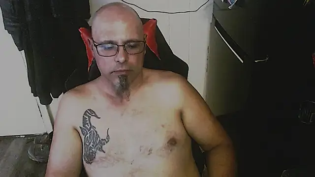 KrazyLegz online show from October 2025 01:06:01 AM
