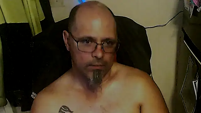 KrazyLegz online show from November 2025 10:37:02 PM