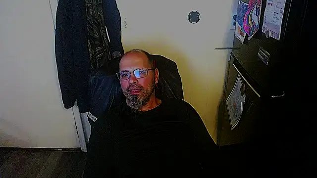 KrazyLegz online show from November 2025 05:05:01 PM