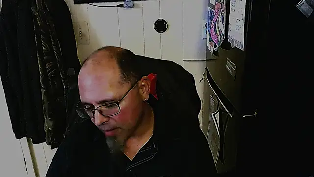 KrazyLegz online show from November 2025 11:52:01 PM