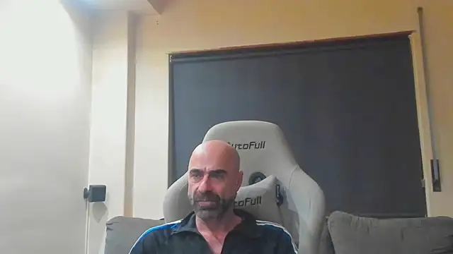 Snapshot of Bicopflirt chatting on February 2026 01:46:01 AM Bicopflirt online show from February 2026 01:46:01 AM