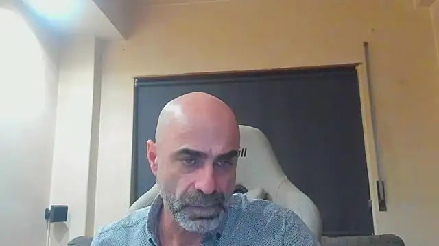 Snapshot of Bicopflirt chatting on February 2026 12:44:02 AM Bicopflirt online show from February 2026 12:44:02 AM