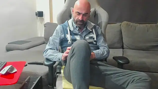 Snapshot of Bicopflirt chatting on January 2026 02:26:02 AM Bicopflirt online show from January 2026 02:26:02 AM