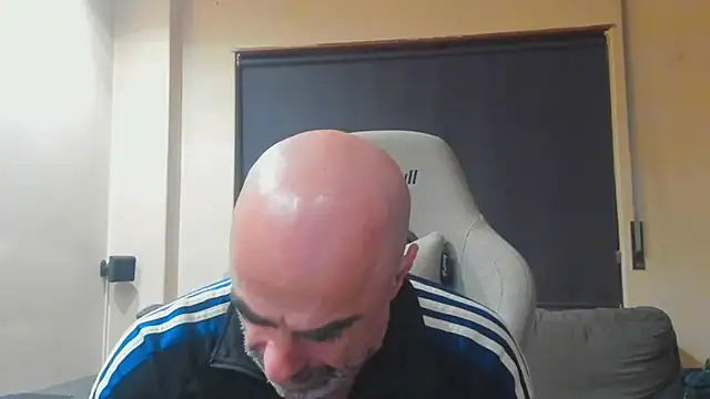 Snapshot of Bicopflirt chatting on February 2026 02:01:02 AM Bicopflirt online show from February 2026 02:01:02 AM