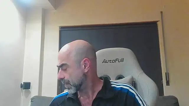 Snapshot of Bicopflirt chatting on February 2026 12:19:01 AM Bicopflirt online show from February 2026 12:19:01 AM