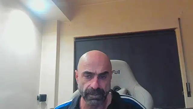 Snapshot of Bicopflirt chatting on February 2026 11:24:01 PM Bicopflirt online show from February 2026 11:24:01 PM