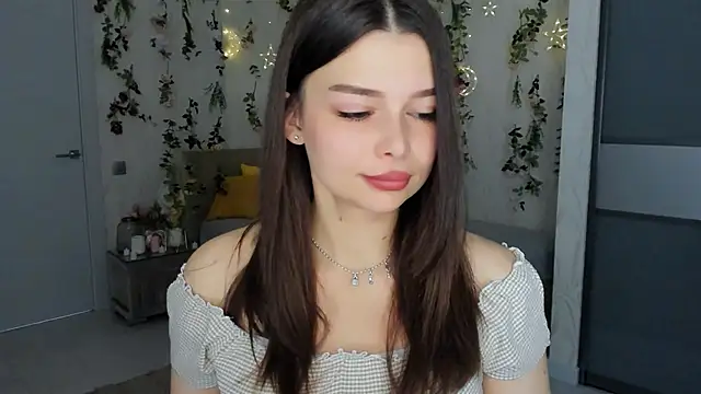 ContinentOfTranquility online show from November 2025 01:06:01 AM